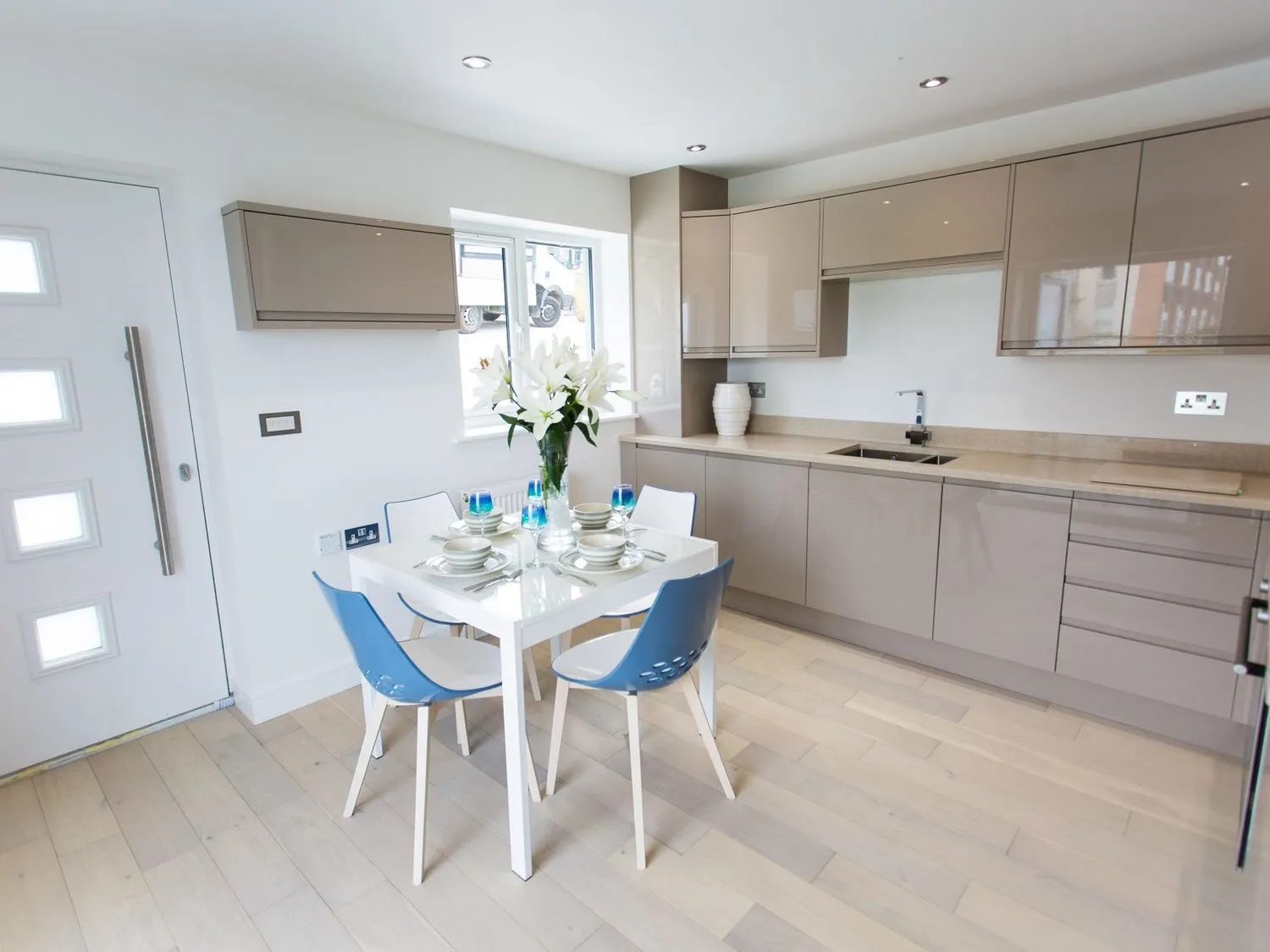 sc_1645792568_1099435_8