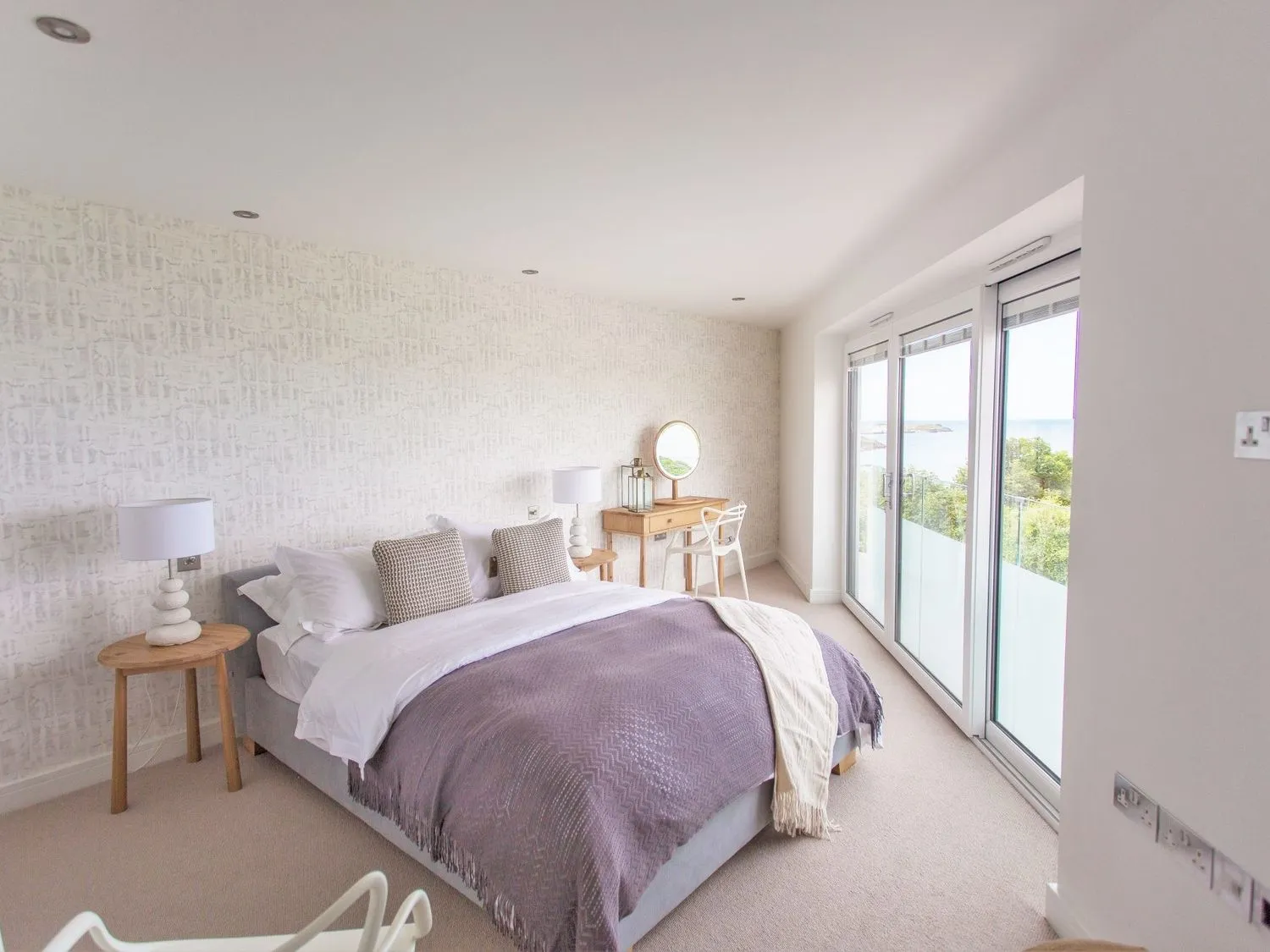 sc_1645792569_1099435_11