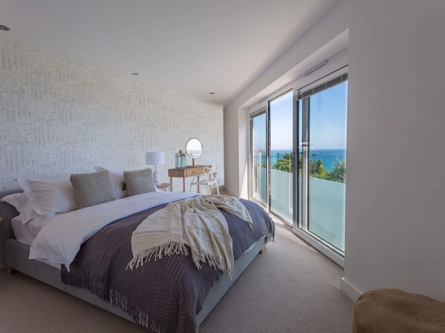 sc_1645792570_1099435_12