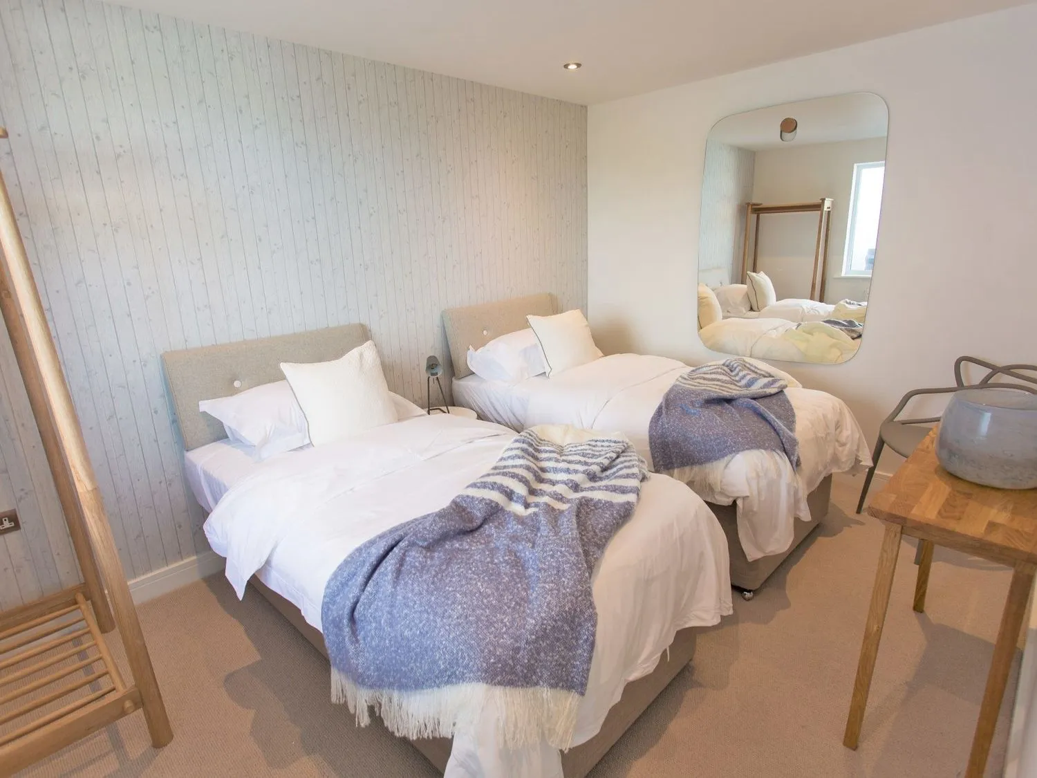 sc_1645792571_1099435_14