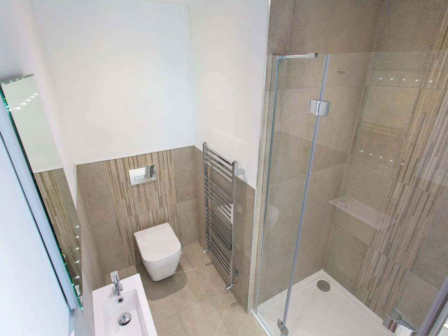 sc_1645792572_1099435_15